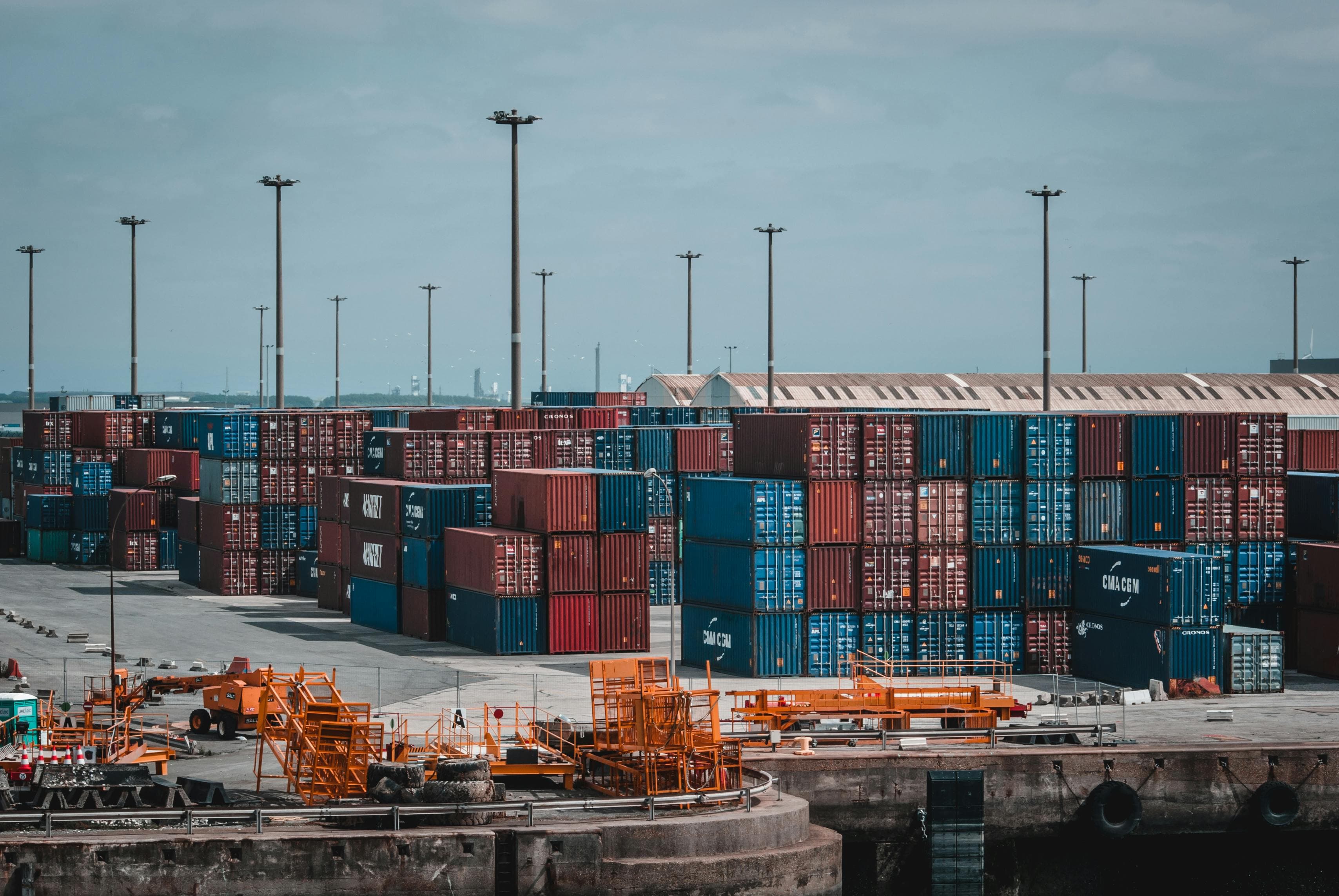Usługi transportu kontenerów